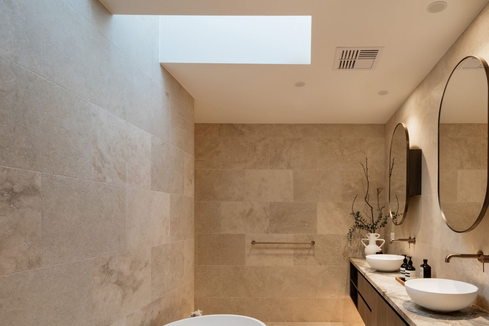 El Fin travertine bathroom