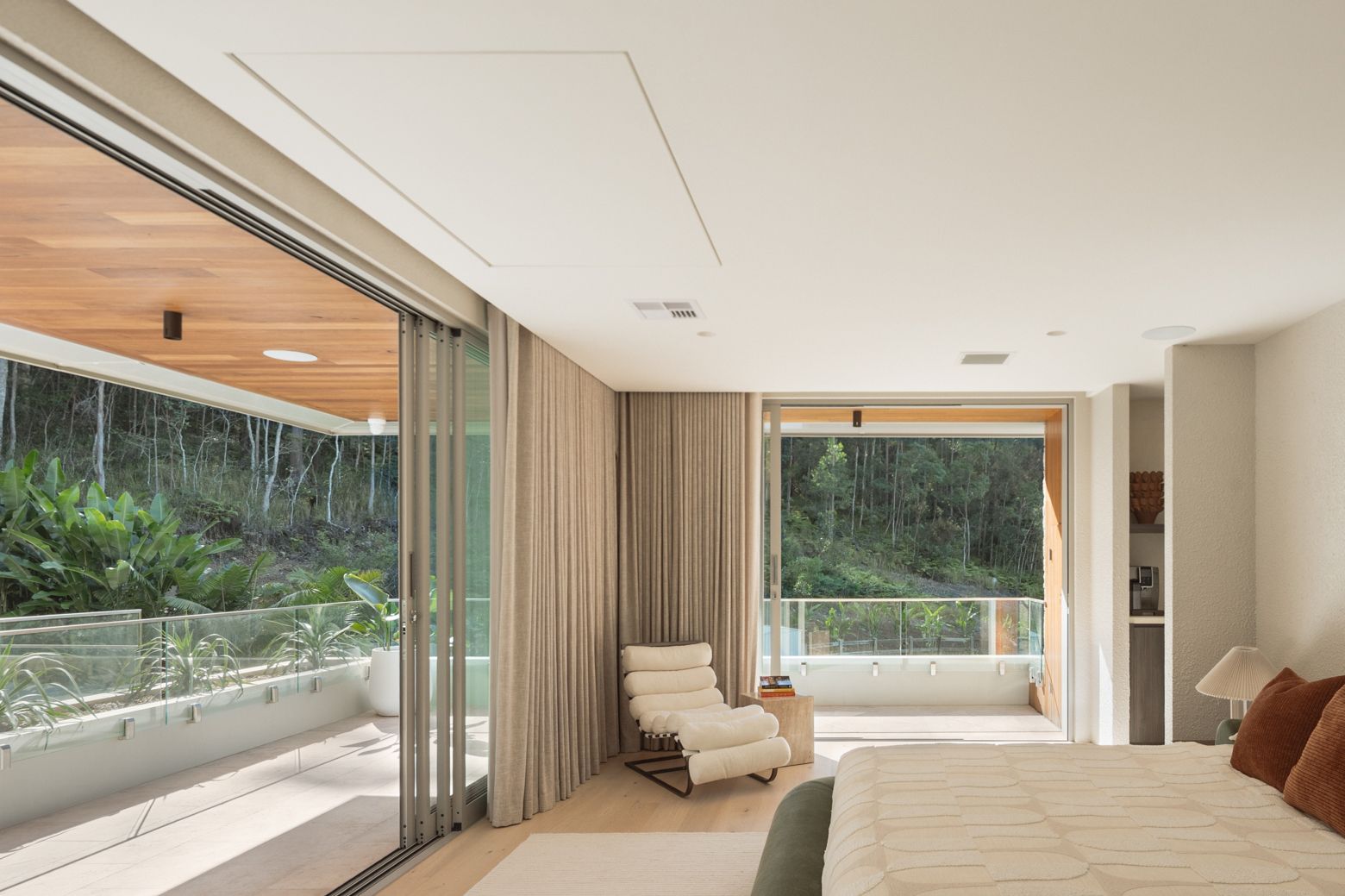 El Fin main suite